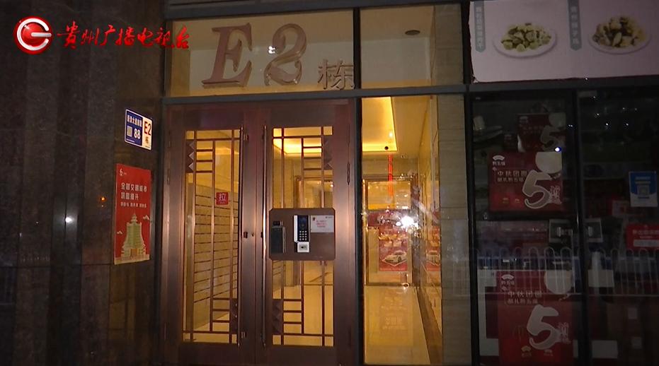 DƬ